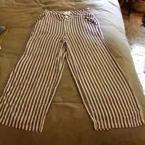 Wide legged cropped pant